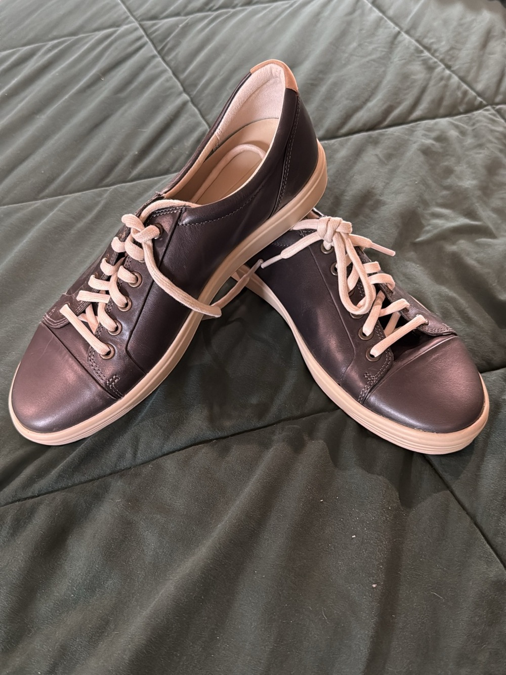Ecco Women's Black Leather Sneakers with Cream Accents
